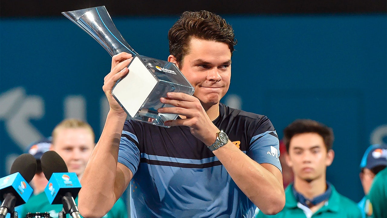 Raonic gets revenge on Federer, wins Brisbane title